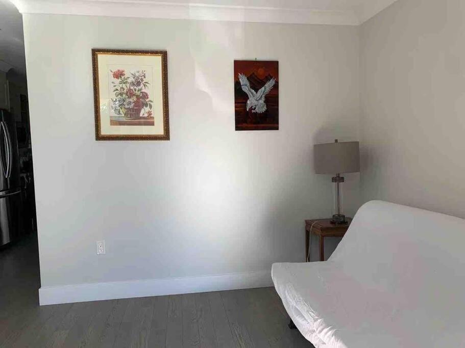 Brand New Constructed 1-Bedroom Townhouse Duncan Eksteriør billede